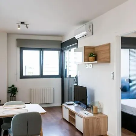 Moderno Con Piscina Y Parking Appartamento *