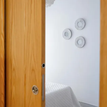 Grace - 3 Bedroom Centre Apartment *