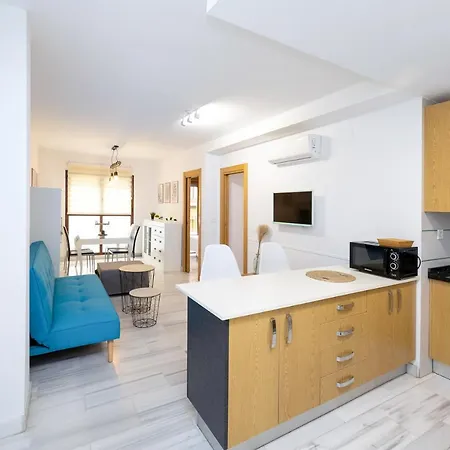 Grace - 3 Bedroom Centre Apartment *