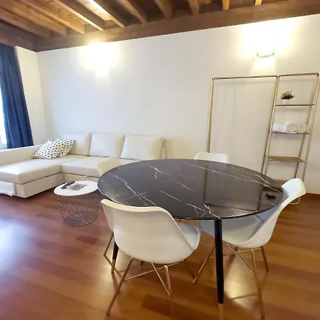 Isa * Granada