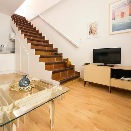 Coqueto Duplex Con Terraza Privada Y Parking アパート *