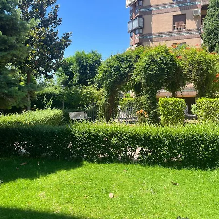 Piso Junto Palacio Congresos Y Metro, Centrico Con Piscina