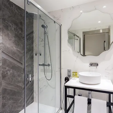 Hotell Eurostars Puerta Real