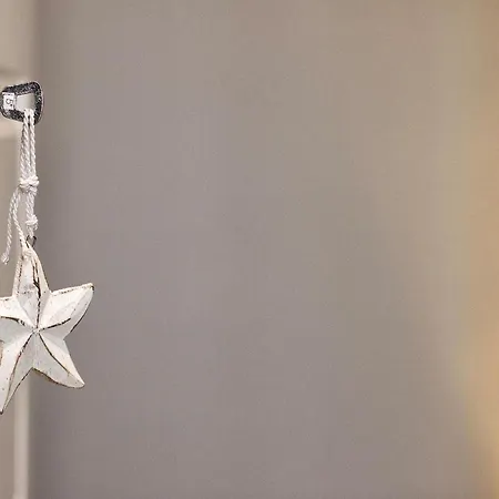 아파트 Glow And Elegant In Center Free Parking