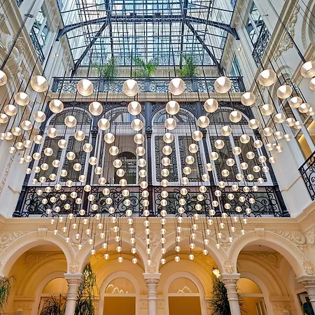 Otel Palacio Gran Via, A Royal Hideaway