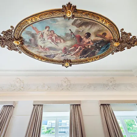 Palacio Gran Via, A Royal Hideaway