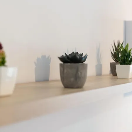 Grace - 3 Bedroom Centre Apartment