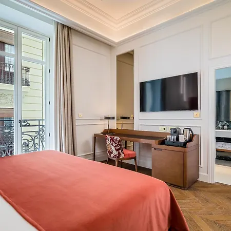 Otel Palacio Gran Via, A Royal Hideaway