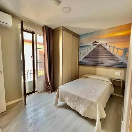فندق Viena Plaza Nueva 2*