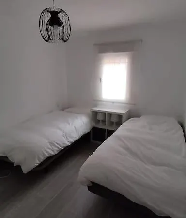 Moderno A 1km De 格拉纳达