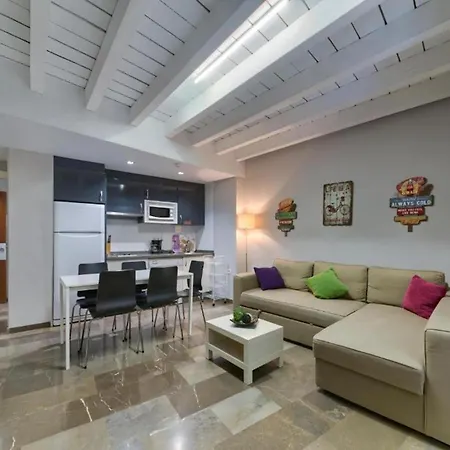 En Casco Historico Con Terraza Comunitaria Y Parking Opcional アパート