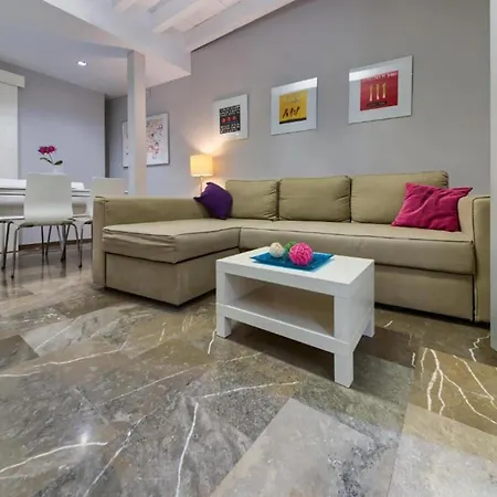 アパート En Casco Historico Con Terraza Comunitaria Y Parking Opcional *
