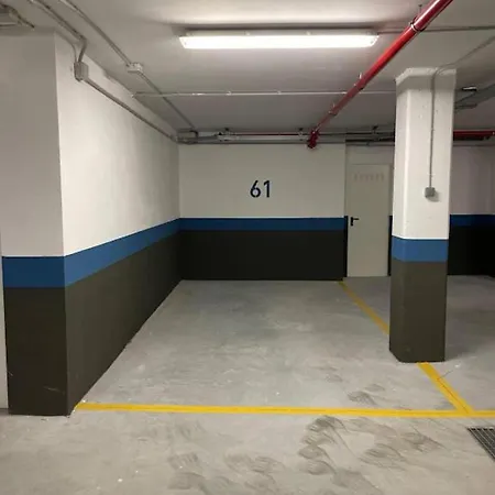 En Casco Historico Con Terraza Comunitaria Y Parking Opcional * グラナダ