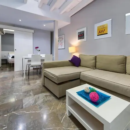アパート En Casco Historico Con Terraza Comunitaria Y Parking Opcional *