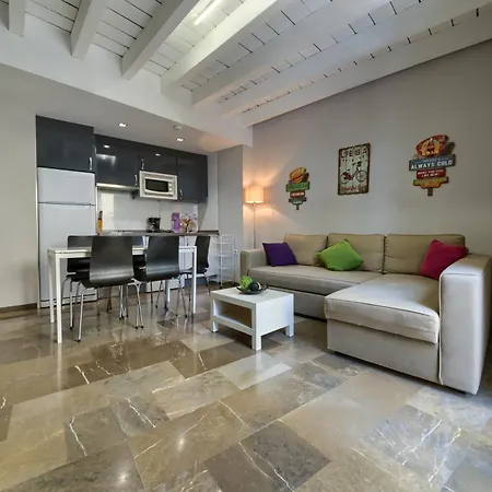 アパート En Casco Historico Con Terraza Comunitaria Y Parking Opcional *