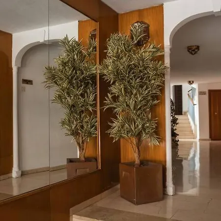 Lägenhet Recogidas Centro Linda Con Balcon Granada