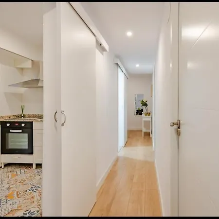 Piso Con Garaje Gratis En El Centro De Granada. Apartamento *