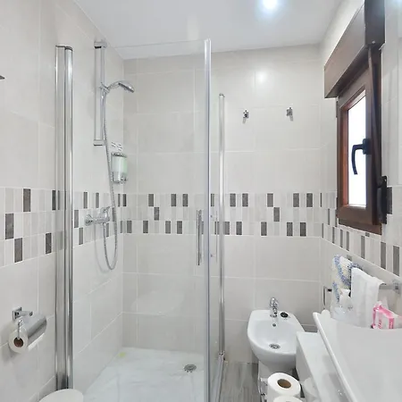 Madinat Garnata, Parking & Rooftop Terrace Casa vacanze *
