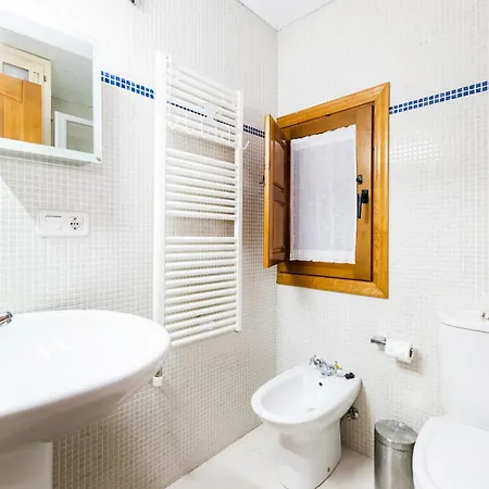 Apartamento Precioso Piso En Pleno Centro De Junto A Iglesia De San Matias Granada