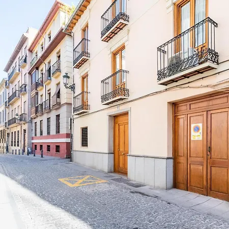 Precioso Piso En Pleno Centro De Junto A Iglesia De San Matias * Granada