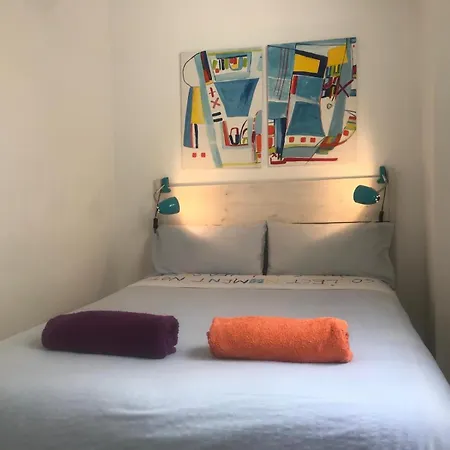 Center 2 Bedrooms *