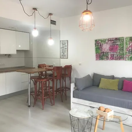 Center 2 Bedrooms