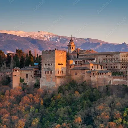 4 Balconies House, And Near The Alhambra Granada
