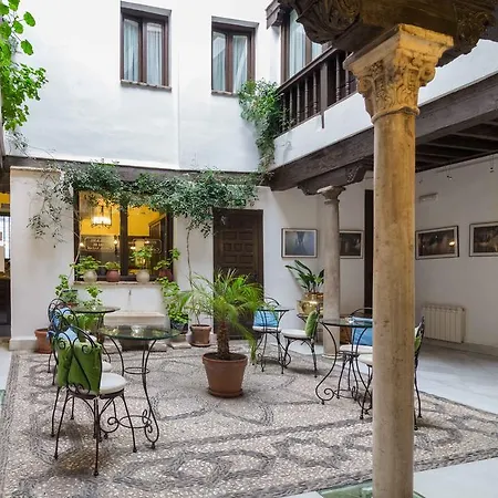 Casa Del Capitel Nazari Otel 3*