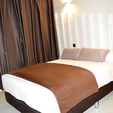 Otel Gran Via 44 4*