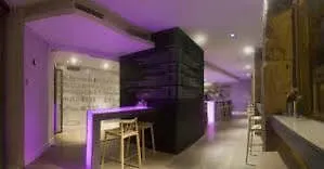 Khu Hotel