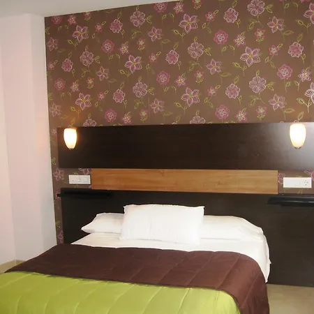 Apartamento Medina Reyes Catolicos