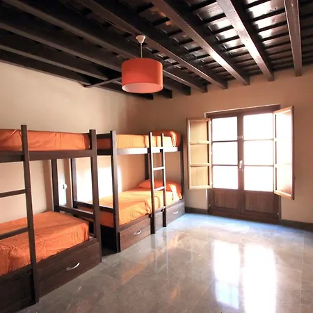 Mercader De Sedas Hotel 3*