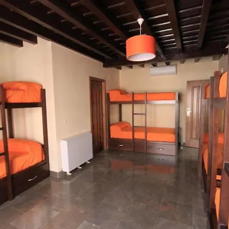 Hotel Mercader De Sedas 3*