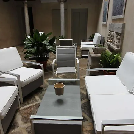 Hotel Mercader De Sedas 3*