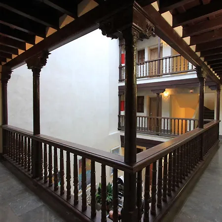 Mercader De Sedas Hotel 3*