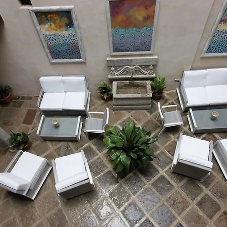 Mercader De Sedas Hotel 3*