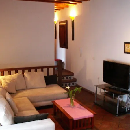 Oasis Backpackers' Hostel *