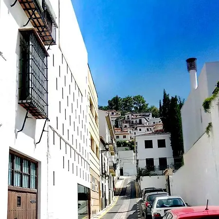 Conde Cecilio Konukevi Granada