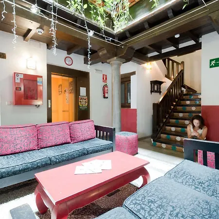 Oasis Backpackers' Granada