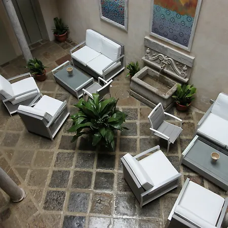 Hotel Mercader De Sedas 3*