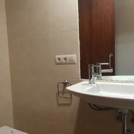 Hotel Viviendas Turisticas Vacacionales Puerta Real Granada