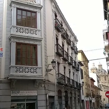 La Casa Junto A La Catedral