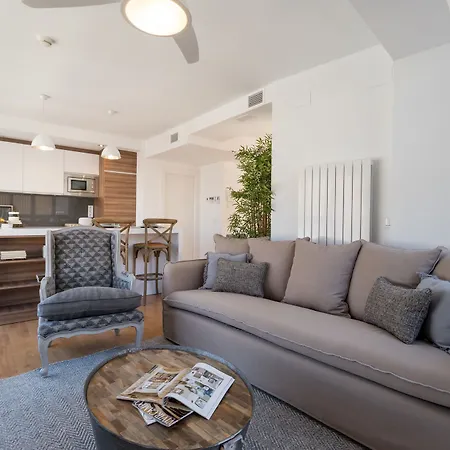 Chezmoihomes Plaza Nueva Penthouse 아파트 *