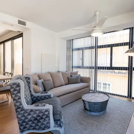 Chezmoihomes Plaza Nueva Penthouse 아파트 *