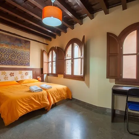 Mercader De Sedas Hotel 3*