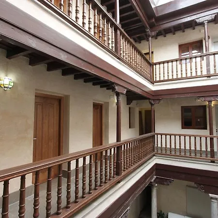 Mercader De Sedas