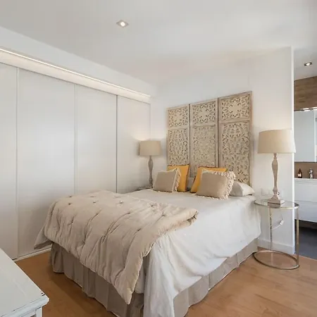 Chezmoihomes Plaza Nueva Luxury Hotel