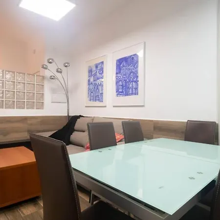 Fabuloso Piso Junto A Paseo De La Bomba Apartamento *