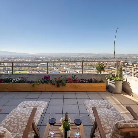 Apartment Atico Granada, Penthouse, 18-19th Floor, Centre, Views, Terrace, Free Parking Granada