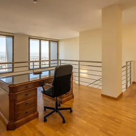 Apartment Atico Granada, Penthouse, 18-19th Floor, Centre, Views, Terrace, Free Parking Granada